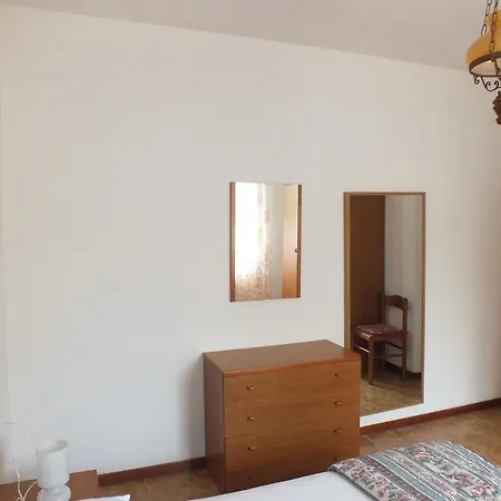 Alzi Apartment *